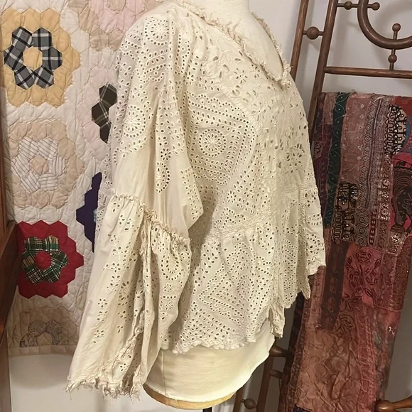 Magnolia Pearl Eyelet Selah Blouse in Moonlight Top - Picture 6 of 14